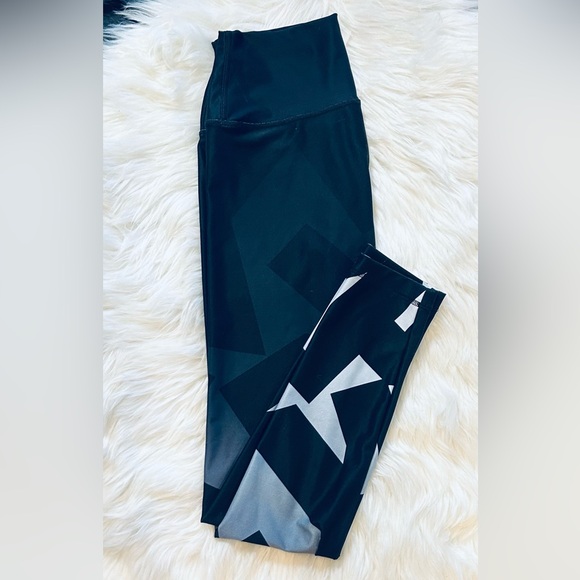 Pink Victoria's Secret Ultimate Legging Tights Pants High Waist Logo Slim Fit M - Picture 7 of 12